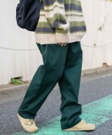 ダークグリーン