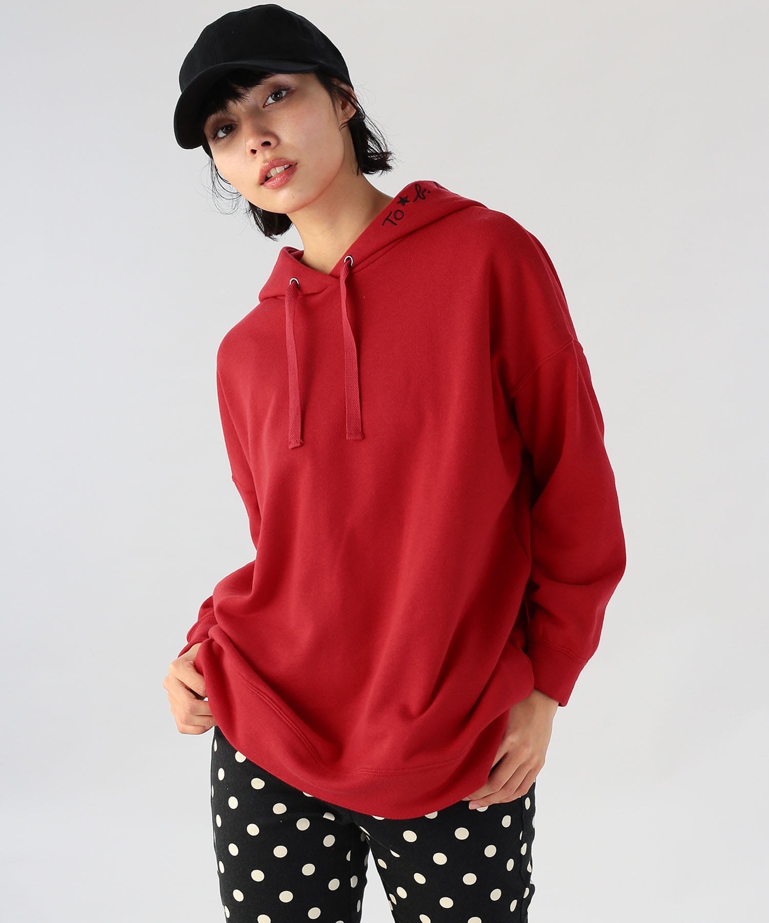 クーポン】【セール 50%OFF】 WU04 HOODIE To b. ロゴボーイズ