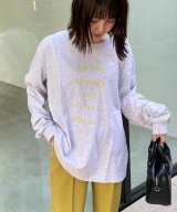 ライトベージュ