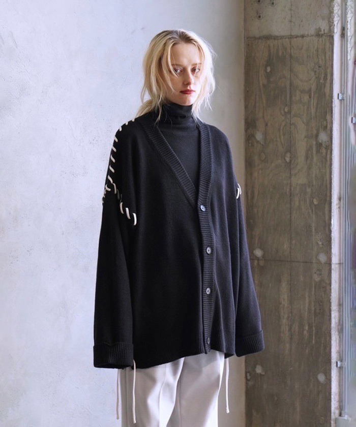 MASAKI × JUNRed】ステッチレースアップルーズカーディガン MASAKI × JUNRed】ステッチレースアップルーズカーディガン