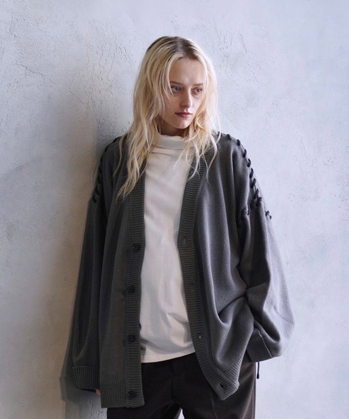 MASAKI × JUNRed】ステッチレースアップルーズカーディガン MASAKI × JUNRed】ステッチレースアップルーズカーディガン