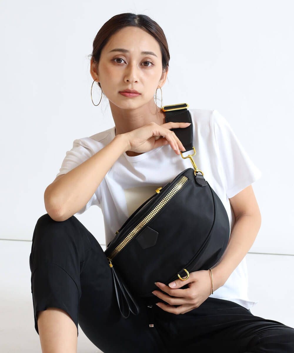 PECHINCHAR メタルファスナーショルダーバッグ ボディーバッグ