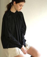 aity/アイティ aity シャーリングポプリンフリルギャザーブラウス/505164385