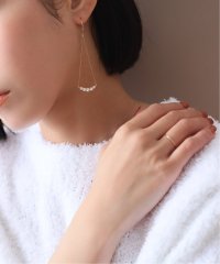 Lilas/グラデーションパールカーブモチーフピアス K10（両耳）/505165060