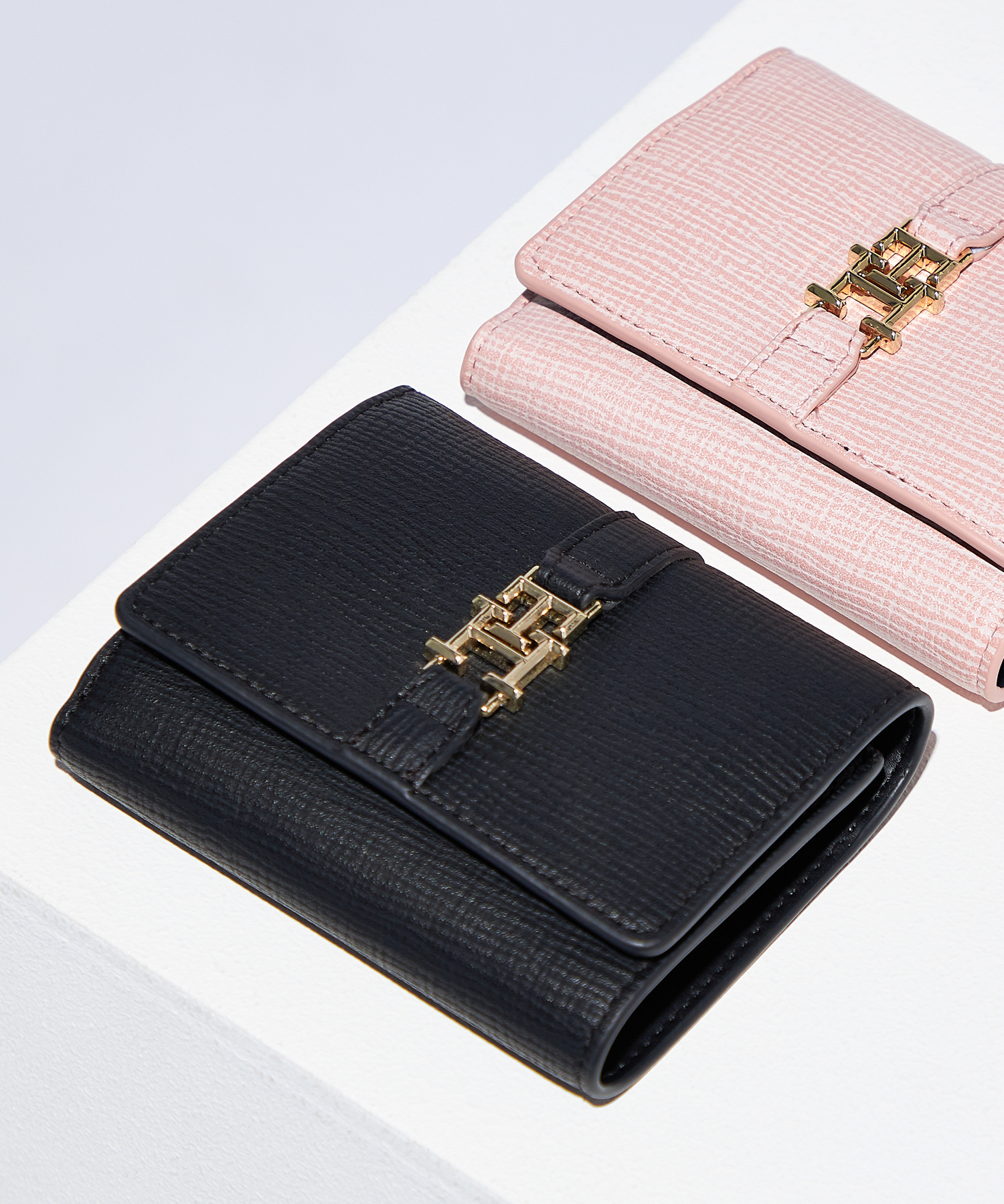 クーポン】【セール50%OFF】TH PLUSH MED FLAP WALLET(505187957