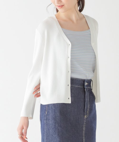 コンパクトカーデ(505223640) ハニーズ(Honeys) d fashion トップス カットソー カーディガン コンパクト パール調ボタン おしゃれ レディース 夏 Honeys ハニーズ スクエアネックカーデ