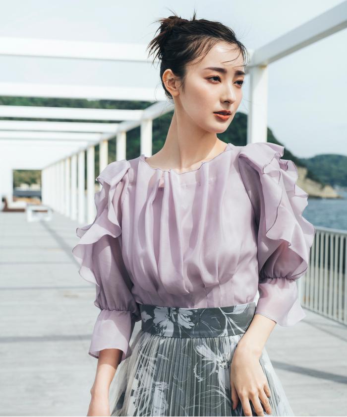 JILLSTUART ラッフルデザイントップス ホワイト 橋本環奈 JILLSTUART ラッフルデザイントップス ホワイト 橋本環奈 トップス