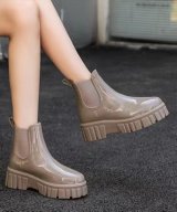 ベージュ