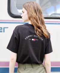 TOMMY HILFIGER/【WEB限定】トミーヒルフィガー80SリンガーTシャツ/505228262