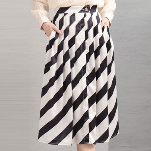 クーポン】【セール5%OFF】斜めストライプのタックフレアスカート(505242129) サワアラモード(Sawa a la mode) d fashion ストライプタックフレアスカート