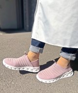 ピンク