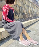 ピンク