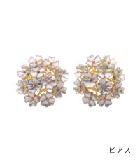 cream dot/淡く艶めく小花を集めたブーケピアス/イヤリング/502427680