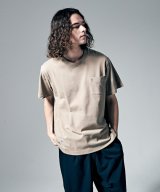 ベージュ