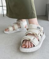 アイボリー