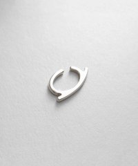 COCOSHNIK ONHITSCH/ココシュニック オンキッチュ COCOSHNIK ONKITSCH シルバー ソリッドイヤーカフ フラットアーク（片耳用）/505280326