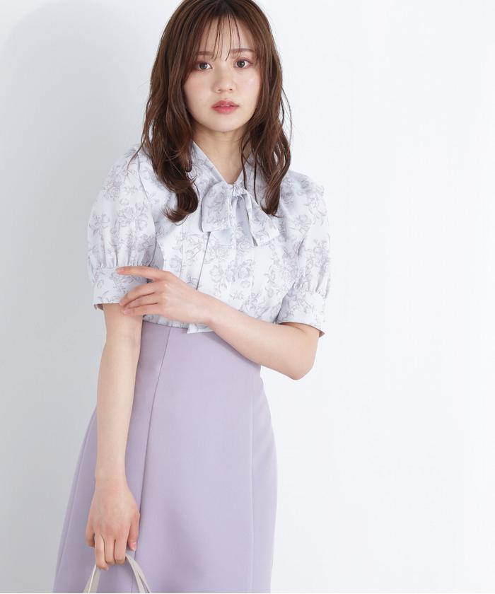 セール 10%OFF】モノトーンブーケフラワーブラウス(505281388