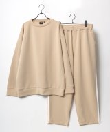 ベージュ