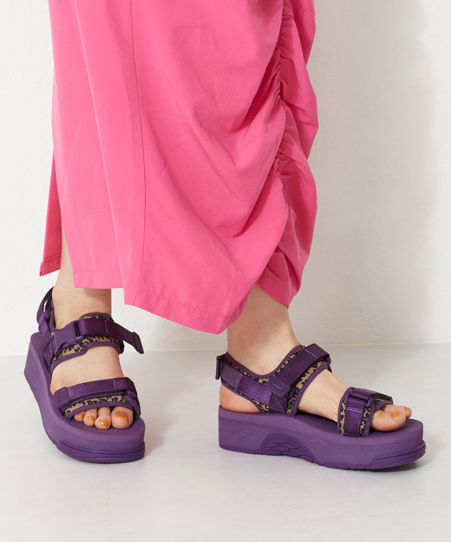 ORPHIC スポーツサンダル ブラック ORPHICのスポーツサンダル。サンダルとハイテクスニーカーの融合