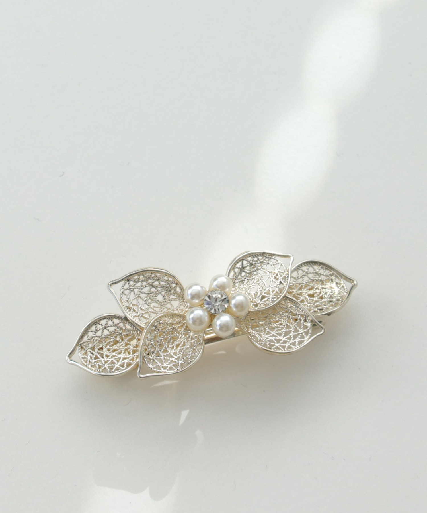 お花バレッタ スリーフォータイム Three Four Time 透かしお花バレッタ