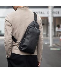 GUIONNET/GUIONNET NOIR ボディバッグ ワンショルダーバッグ 本革 ギオネノワール  EVERYDAY SLING メンズ レディース バッグ シンプル きれ/505317260