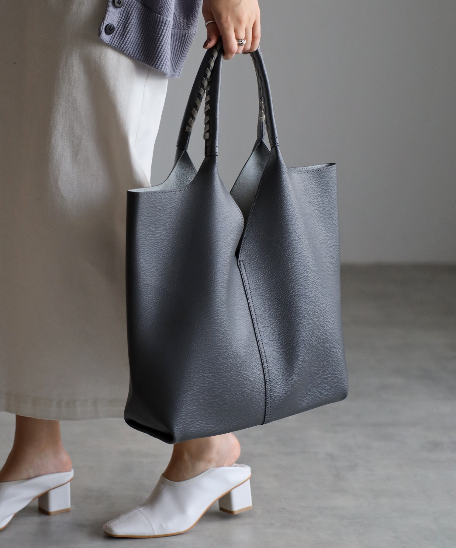 グッシオ GUSCIO 【グッシオベーシック】センター切り替えV
