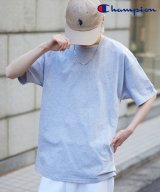 ライトグレー