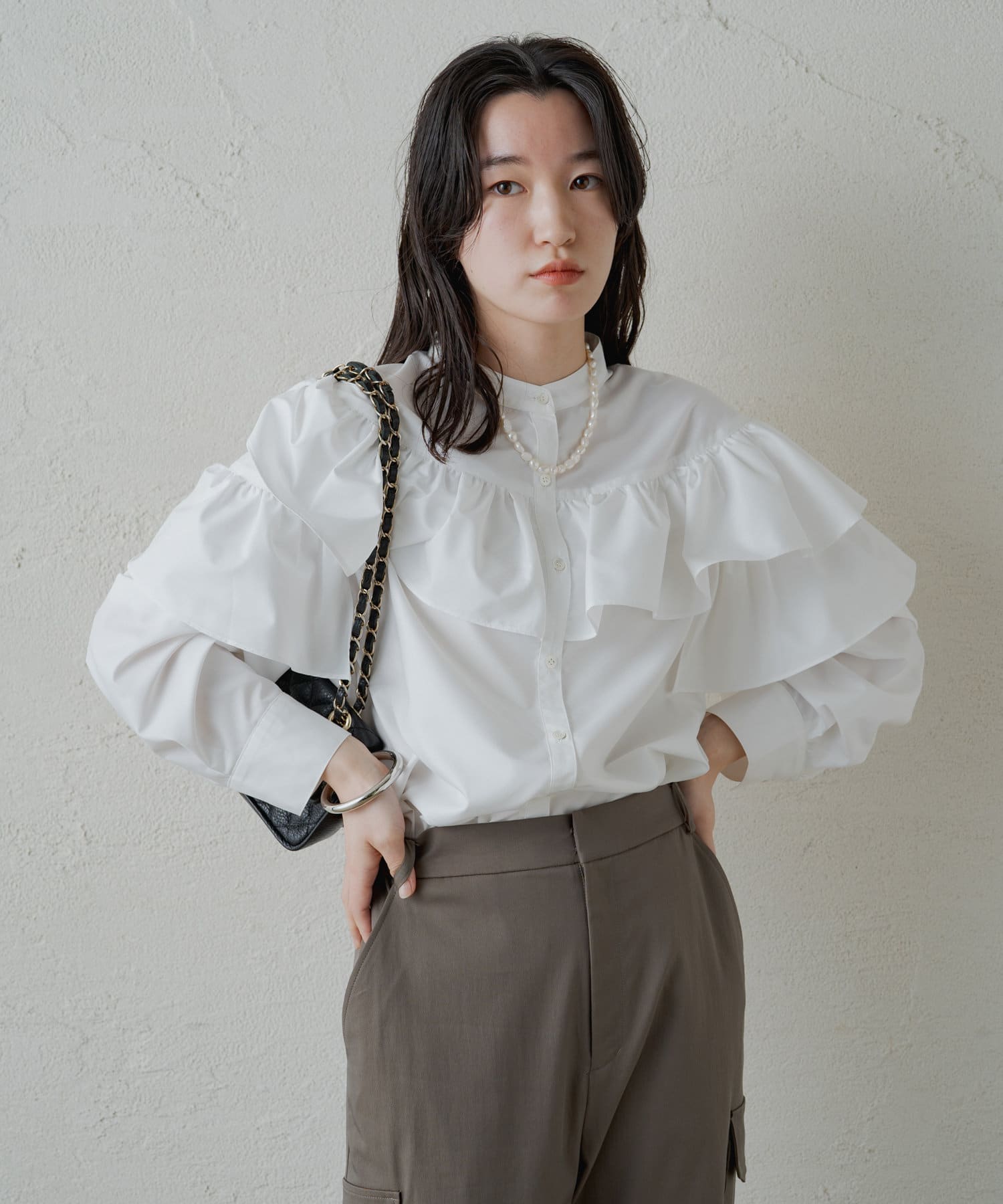【Loungedress】割繊カラーブラウス　ブラック Loungedress】割繊カラーブラウス | OUTLET(アウトレット