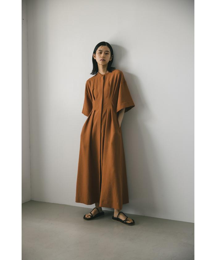 【ships】ツイストタックワンピース ノースリーブ ブラウン セール 30%OFF】スリットスリーブタックワンピース(505335616