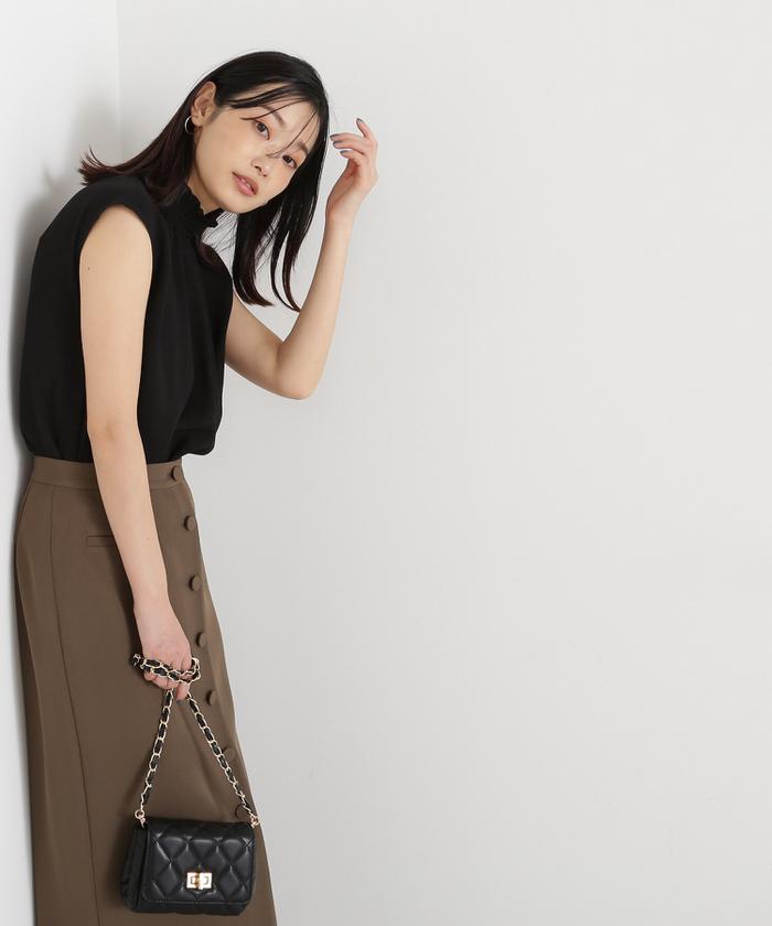 セール 30%OFF】シャーリングネックフレンチスリーブブラウス