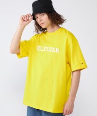 TOMMY HILFIGER/モノテープエンブロイドグラフィックTシャツ/505377202