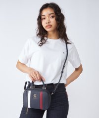 TOMMY HILFIGER/エンブレムトランククロスボディバッグ/505379320