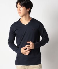 TOMMY HILFIGER/トミーヒルフィガーワンポイントVネックロングスリーブTシャツ/505404679