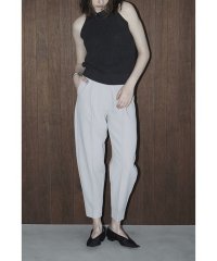CLANE/ROUNDED LINE TUCK PANTS/505400583