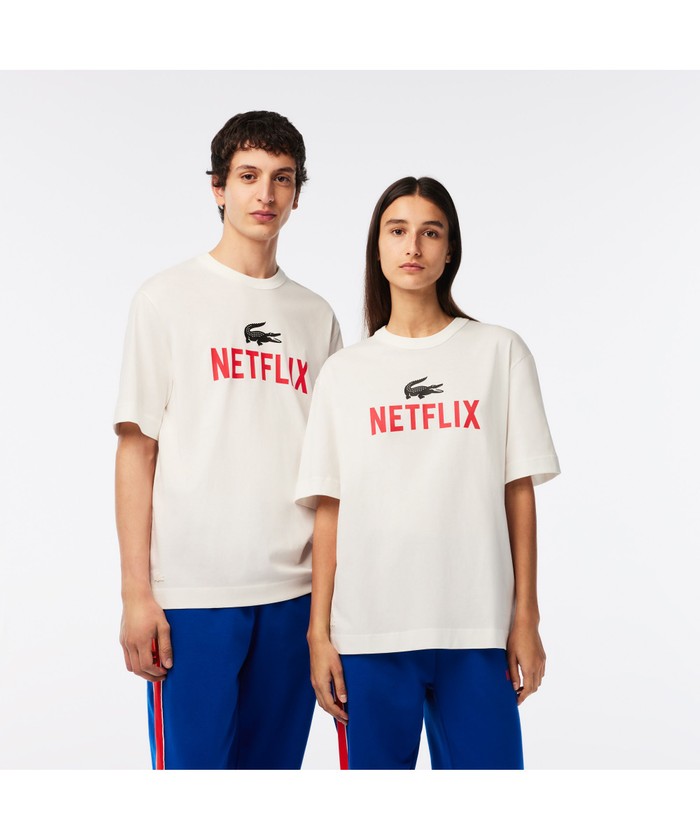 セール】『Lacoste x Netflix』 バックプリントクルーネックTシャツ