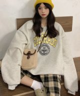 グレー