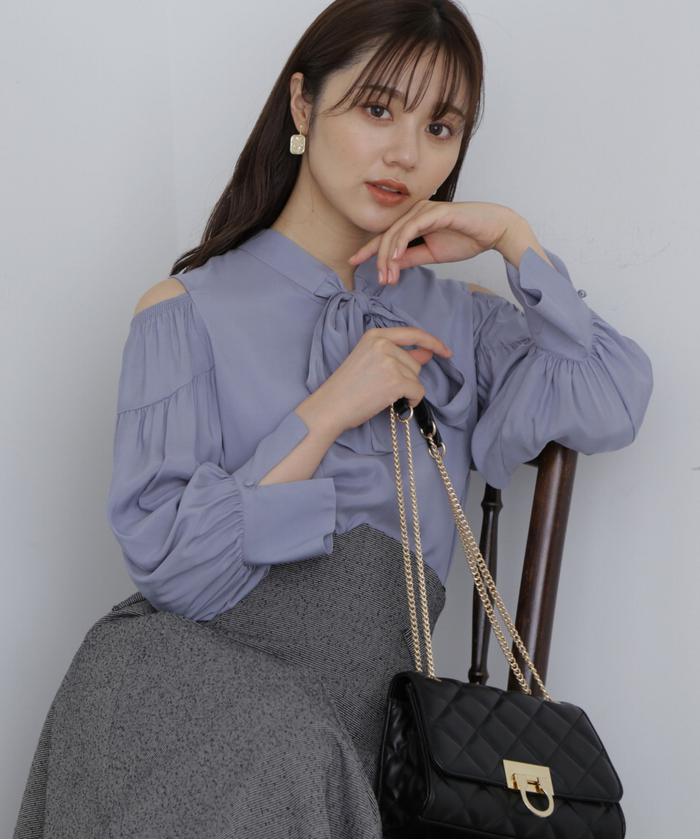 セール 50%OFF】前後2Wayリボンオープンショルダーブラウス