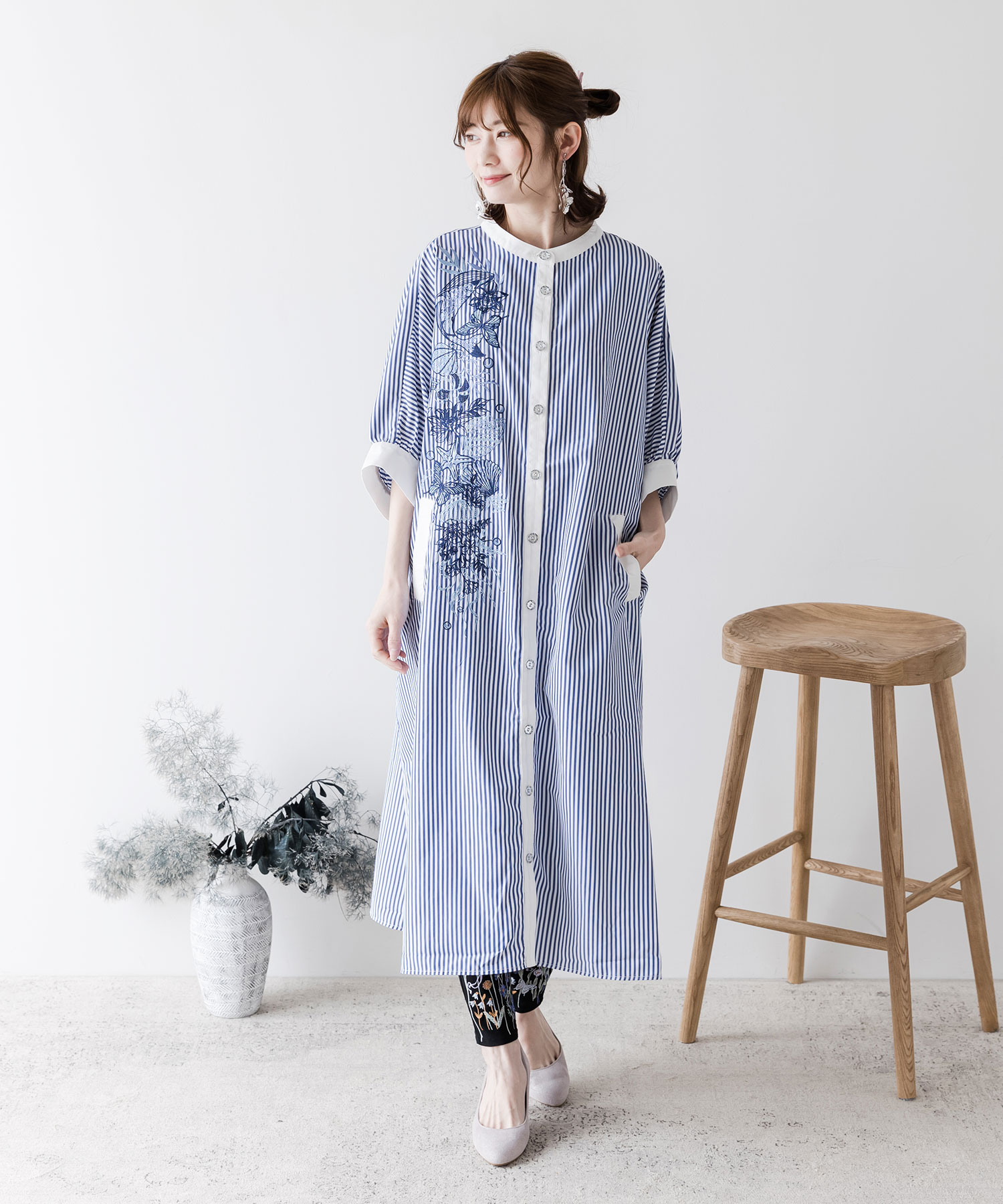 クーポン】【セール 30%OFF】海のモチーフ刺繍 シャツワンピース