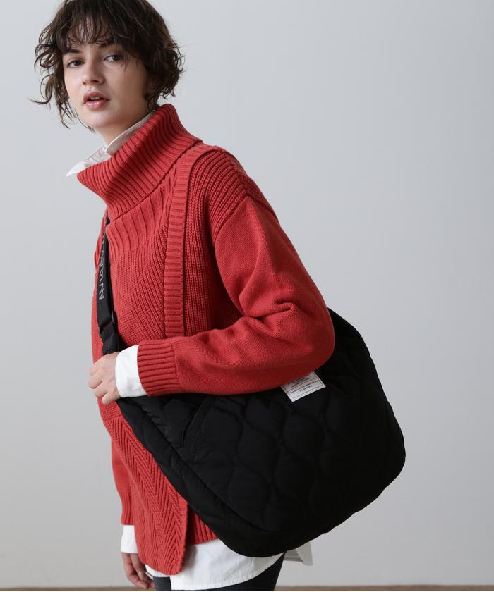 直営店限定》BONDING QUILTING SHOULDER BAG/キルティング