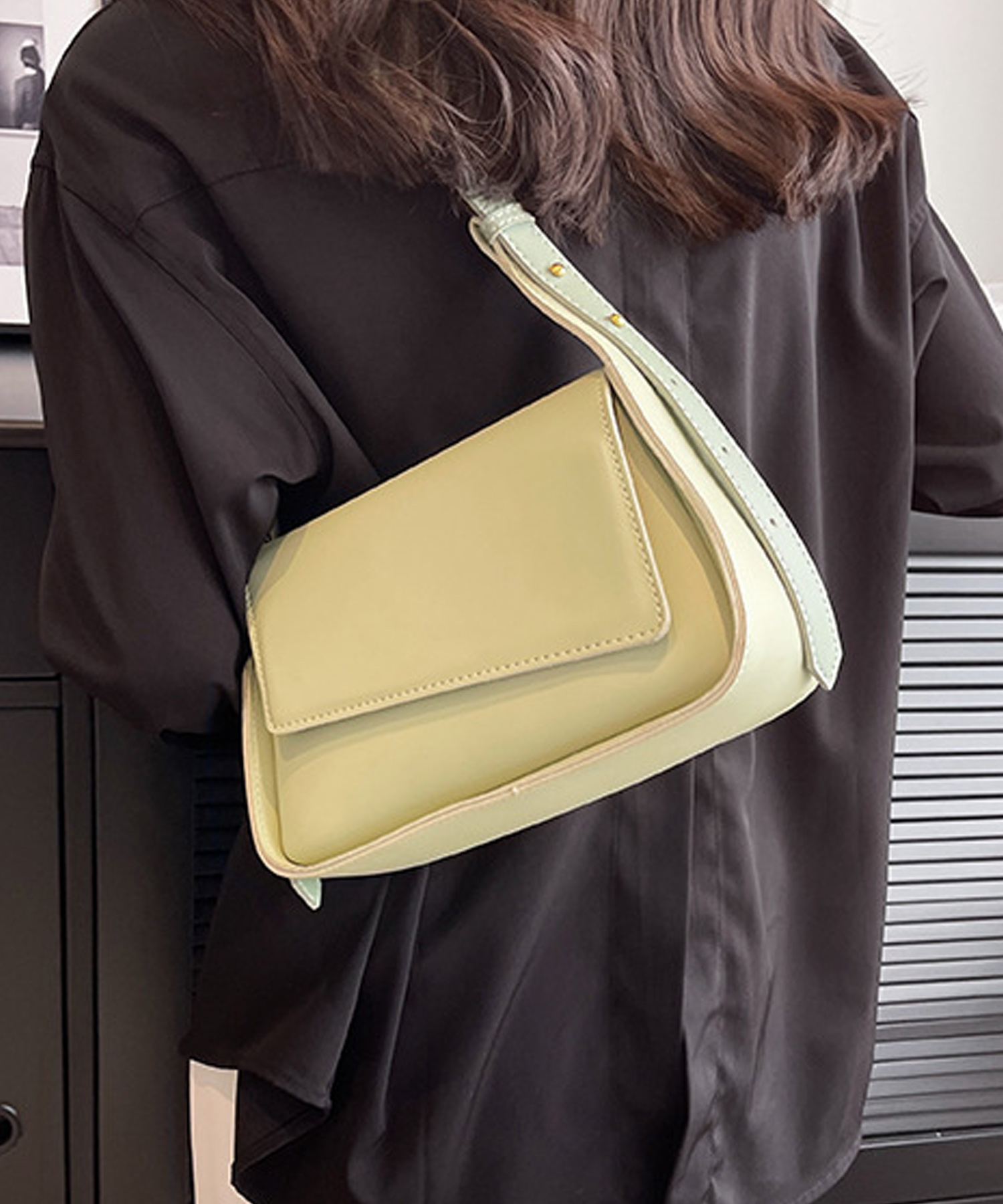 セール67%OFF】デューリリー Dewlily アシンメトリーショルダー