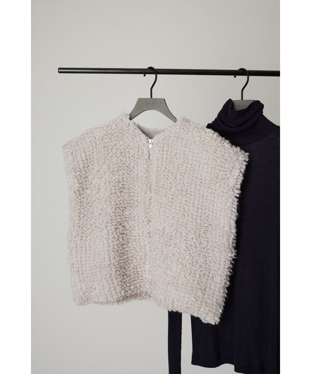 Wide shoulder zip vest(505493228) | リムアーク(RIM.ARK) - d Wide shoulder zip vest(505493228) | リムアーク(RIM.ARK) - d