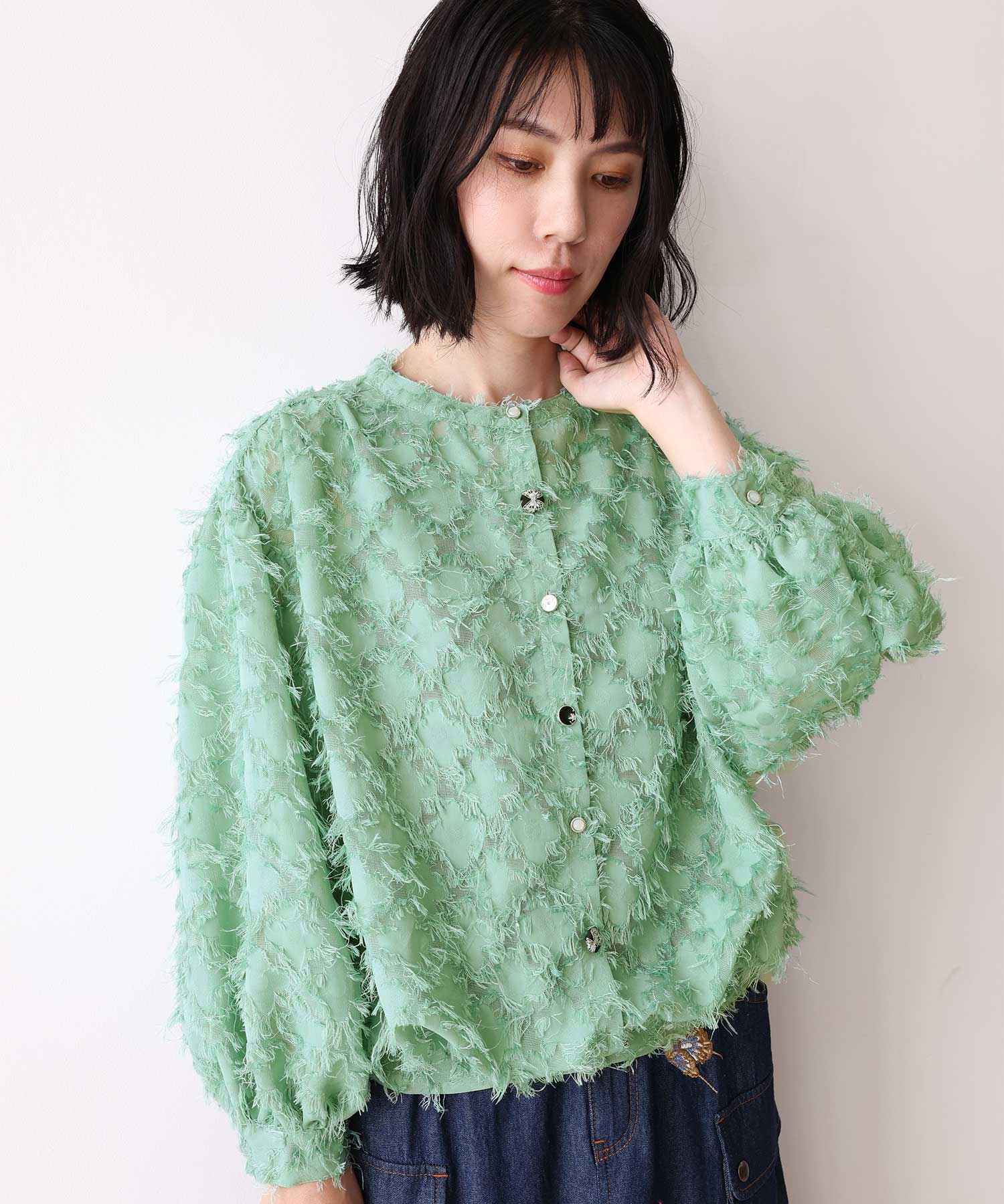 セール】スカラー ScoLar 花と蝶の刺繍くるみボタン 花柄