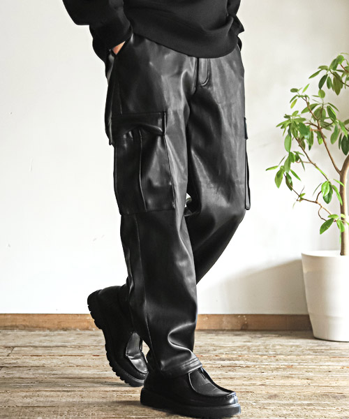 LEGENDA フェイクレザー　カーゴ　パンツ　合成皮革　ブラック　サイズ2