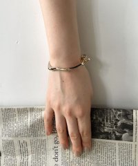 marjour/WAVINESS CHAIN BANGLE/505630452