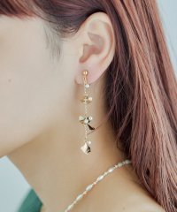 niana/niana ニアナ パーティー イヤリング 両耳 アクセサリー フラワー 花 モチーフ パール ロング メタル ゴールド ドレス ジュエリー 結婚式 セレモニー/505631965