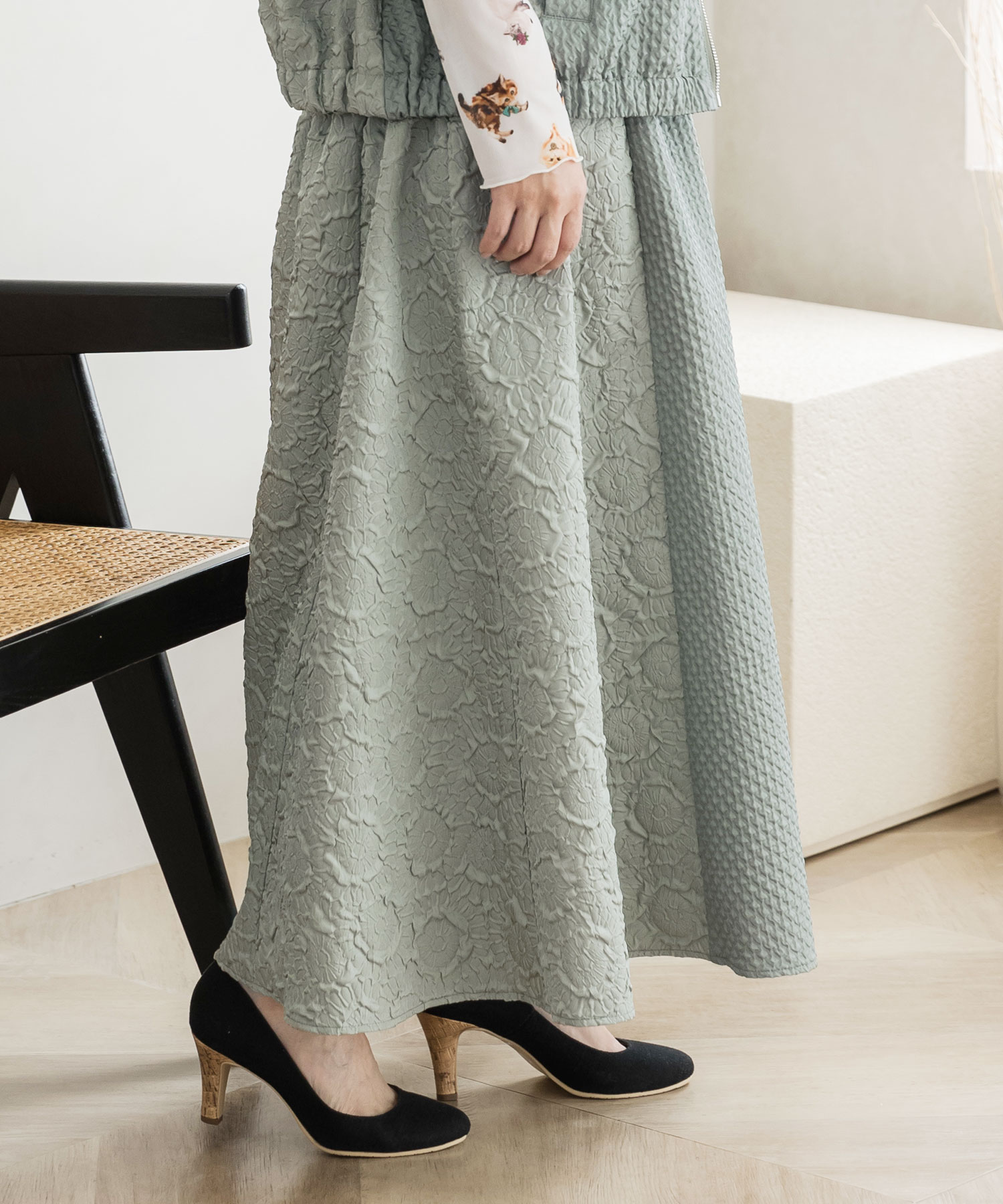 セール 50%OFF】蝶刺繍エンボス花柄×チェック柄スカート