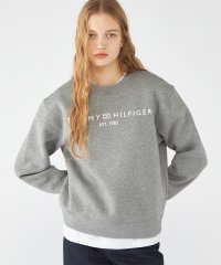 TOMMY HILFIGER/モダンベーシッククロップドロゴクルーネックスウェットシャツ/505634187