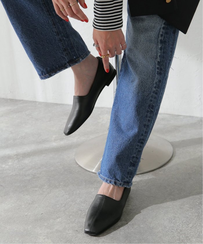 LE TALON（ルタロン）の「レザーソフトハイバンプフラット