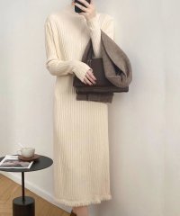 Amulet/アミュレット Amulet フリンジニットワンピース 秋 冬 韓国ファッション 10代 20代 30代 レディース 暖かい 可愛い 大人カジュアル ハイネック /505666516