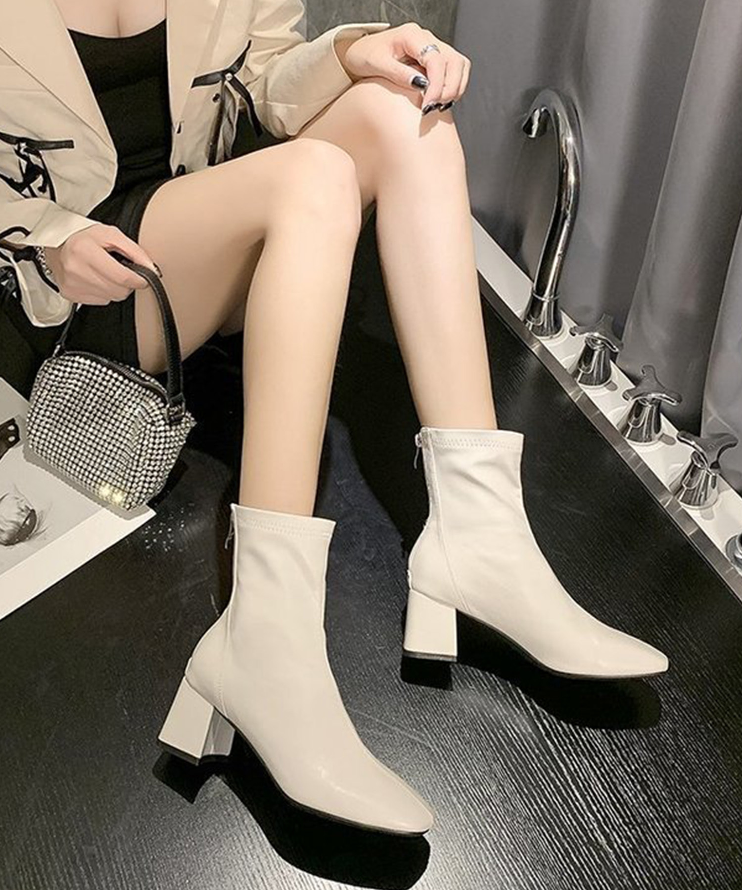 DIANA☆今期新作シルエットにこだわり♪シンプルショートブーツ